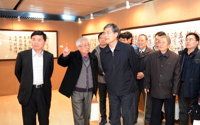 姜锡祥 摄：院士书画展在同济揭幕