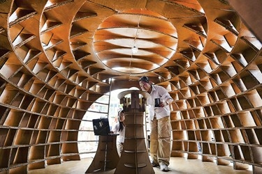 新民晚报--纸板屋