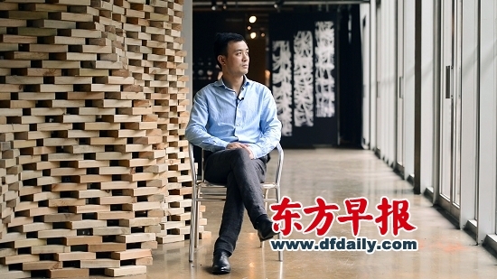 东方早报--俞泳