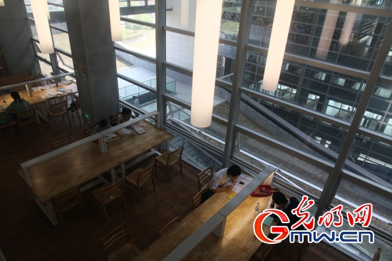 同济大学浙江学院图书馆图