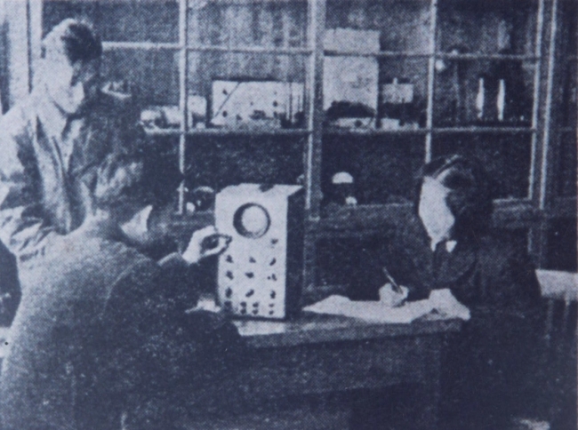 新闻社工作人员采编用收音机 新闻社工作人员采编用收音机