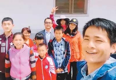 冉彦龙(赴定西支教时走访学生家庭) 冉彦龙(赴定西支教时走访学生家庭)