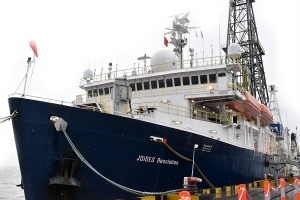 广州日报-钻探船 广州日报-钻探船